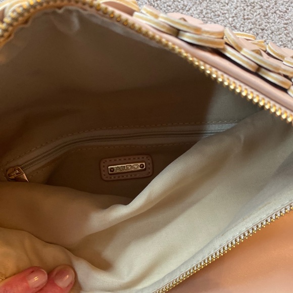 Pale Pink Floral Embodied 3-n-1 purse - Picture 8 of 11